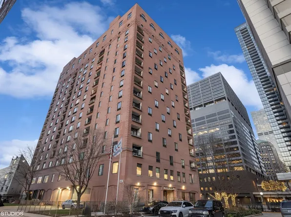 345 N Canal St APT 1405, Chicago, IL 60606