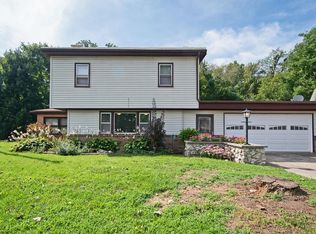 9615 N Steinbarger Lake Dr, Wawaka, IN 46794