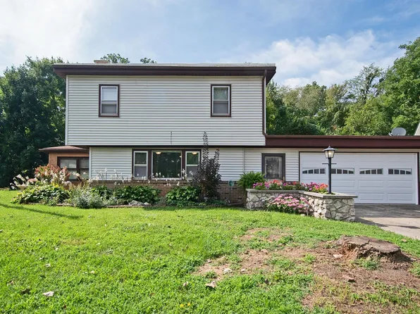 9615 N Steinbarger Lake Dr, Wawaka, IN 46794