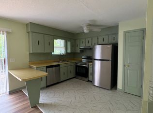 825 S Valley Wood Cir, Hixson, TN 37343