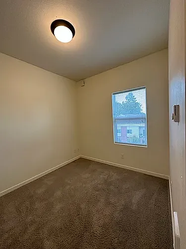 The Lavonne Apartments — Photo 32