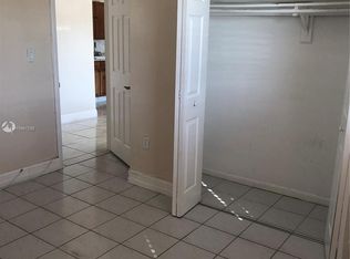 881 W 39th Pl, Hialeah, FL 33012