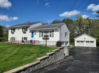 13 Regency Dr, Wappingers Falls, NY 12590