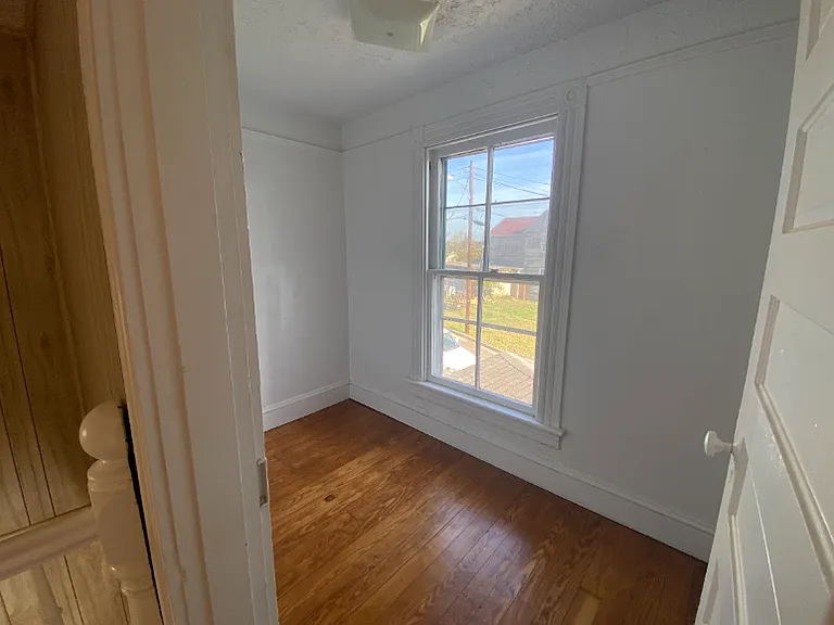 1719 Liberty St — Photo 12