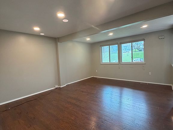 3rd image of 2421 Brook Ledge Rd
