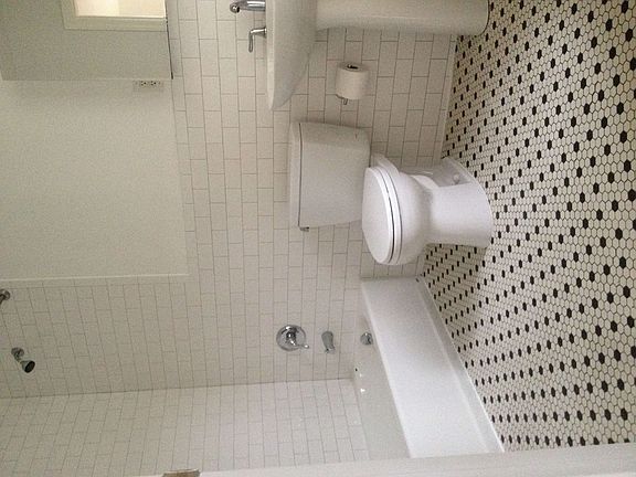 3rd image of 202 Clifton Pl APT 2