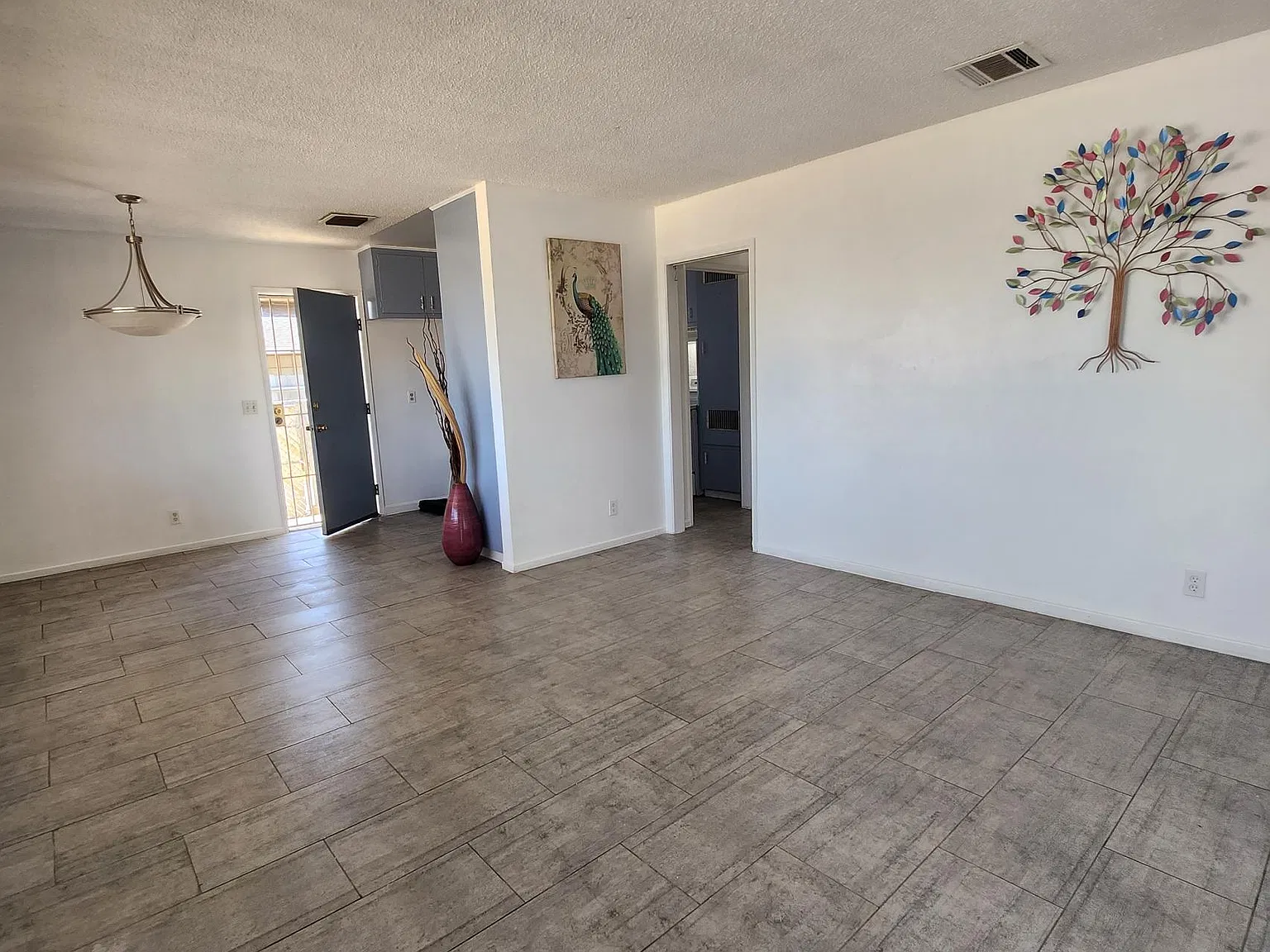2 bed, 950 sqft, $1,625 — Photo 3
