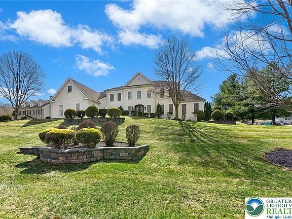 4th image of 75 Woodside Dr