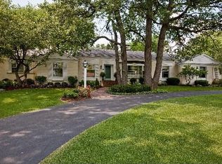 25 Robin Hood Rnch, Oak Brook, IL 60523