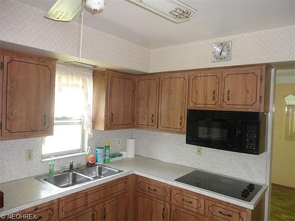 3rd image of 7308 Trevor Ln