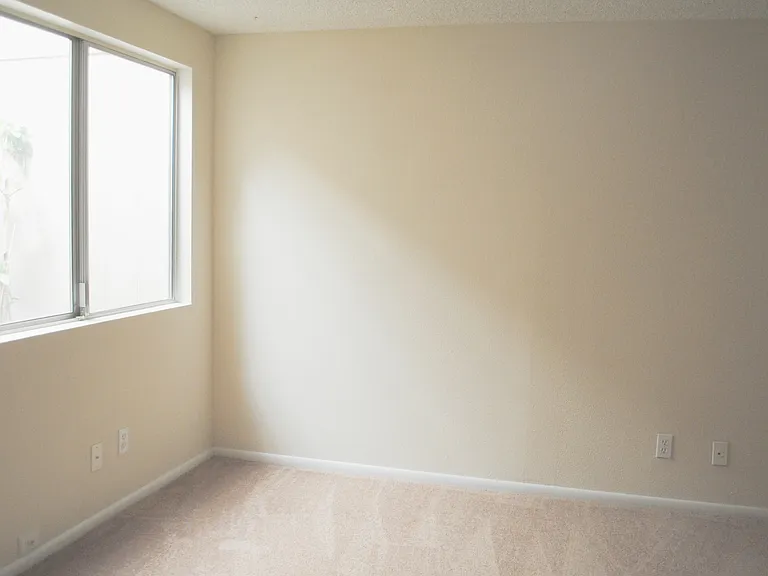 2121 N Villas Ln — Photo 12