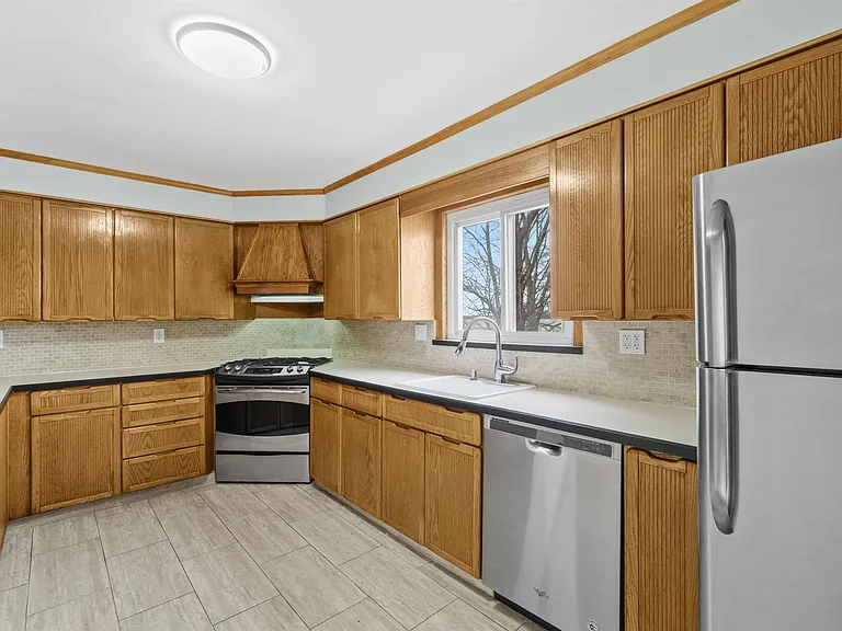 178 W 33rd St #1 — Photo 5