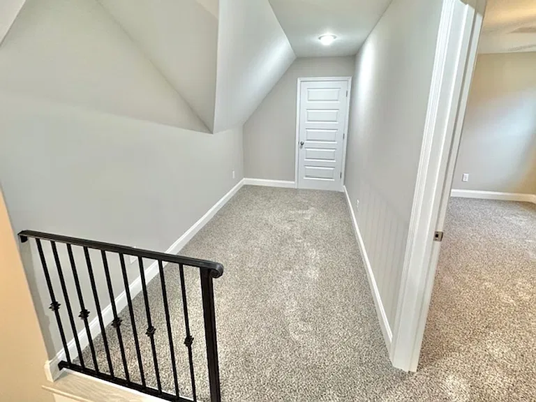 568 Rosalie Woods Dr — Photo 10