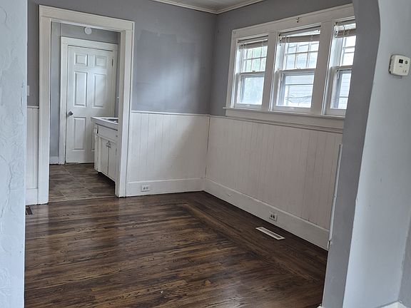 5th image of 3323 Webber St