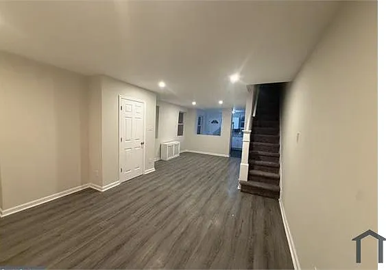 3 bed, $1,700 — Photo 1