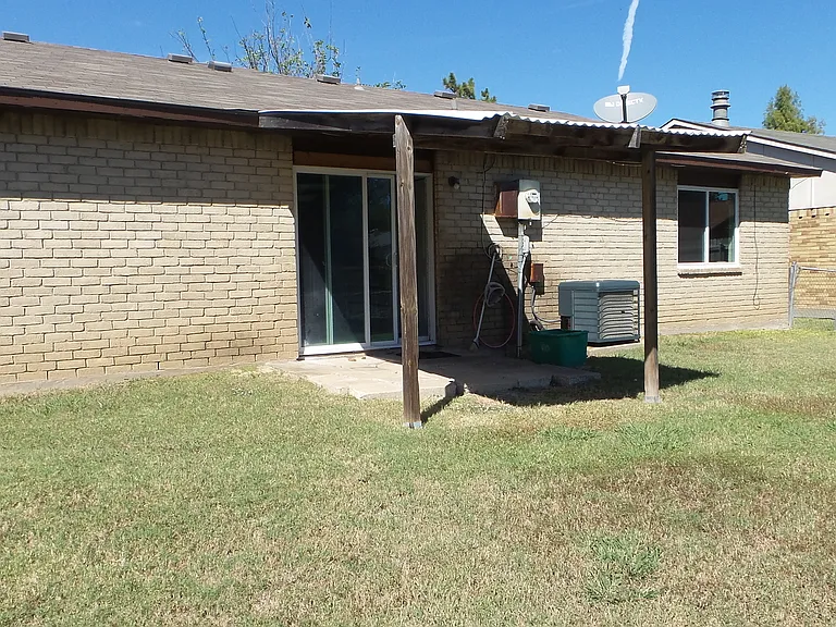 722 Circle Cove Dr — Photo 3