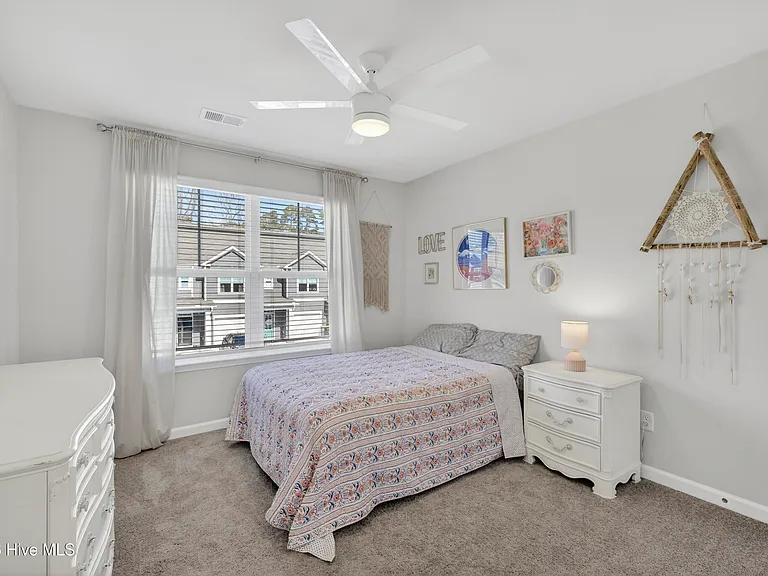 3647 Roseblossom Dr — Photo 33