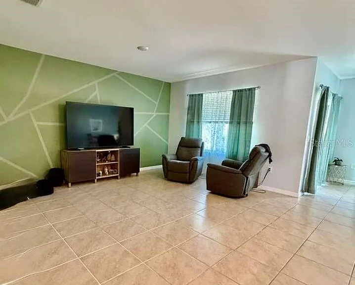 295 Taylor Groves St — Photo 8