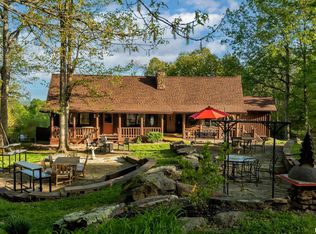 1425 Skyline Dr, Cobden, IL 62920