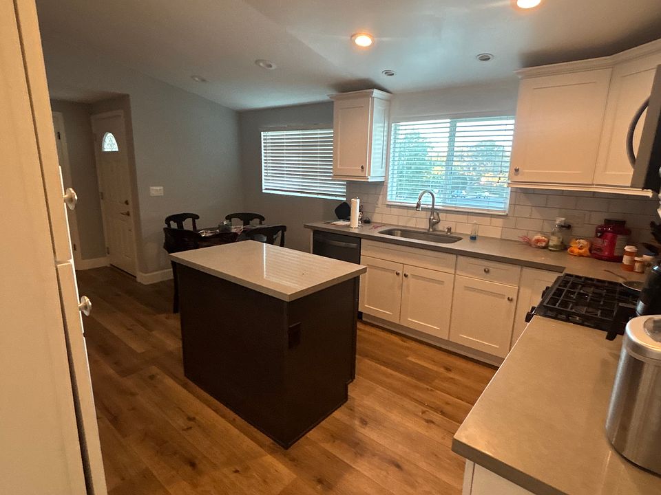 1st image of 1407 Plymouth Cir