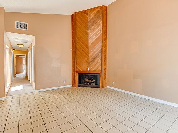 5th image of 1046 Royal Oaks Dr Unit D