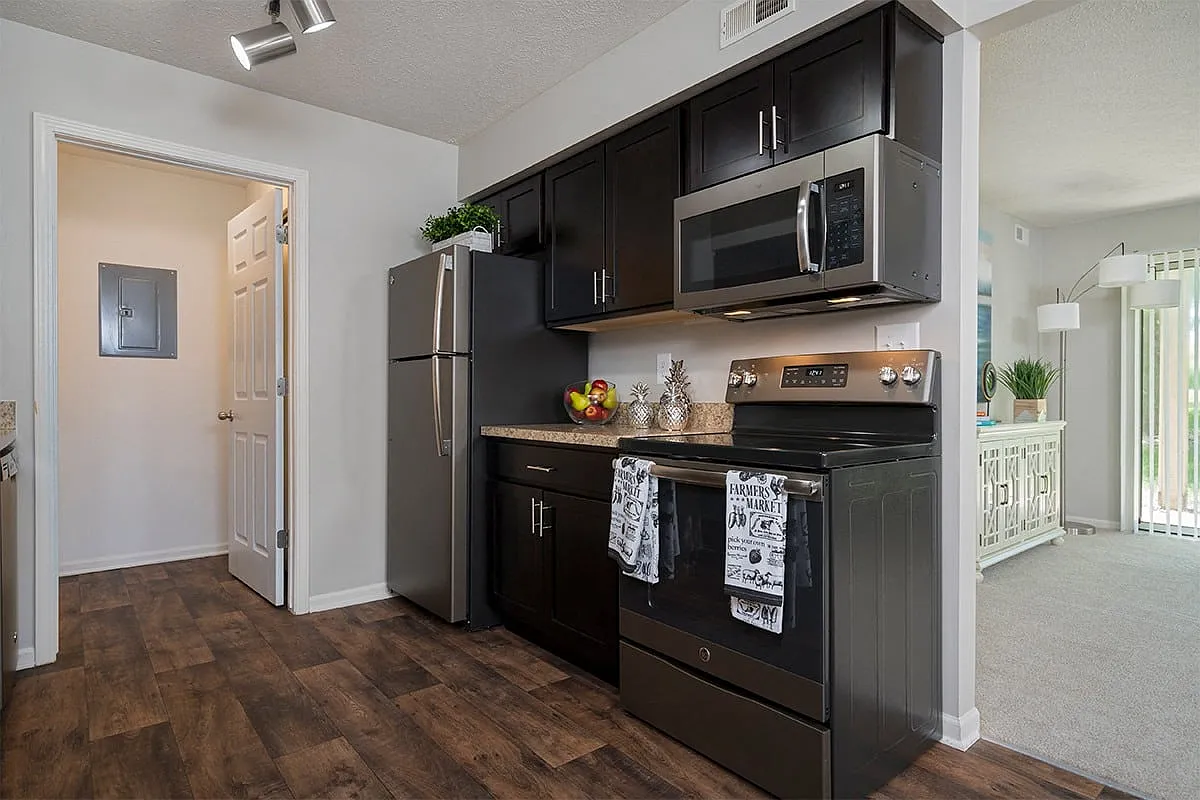 Beacon Lake Apartments — Photo 1