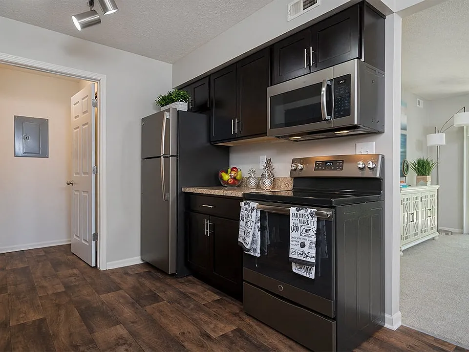 Beacon Lake Apartments
