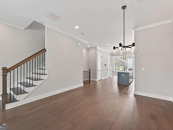 5th image of 4474 Lemon St
