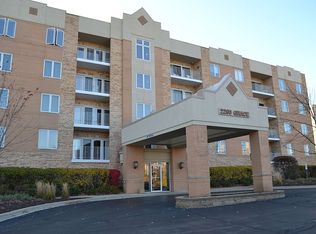 2260 S Grace St APT 101, Lombard, IL 60148