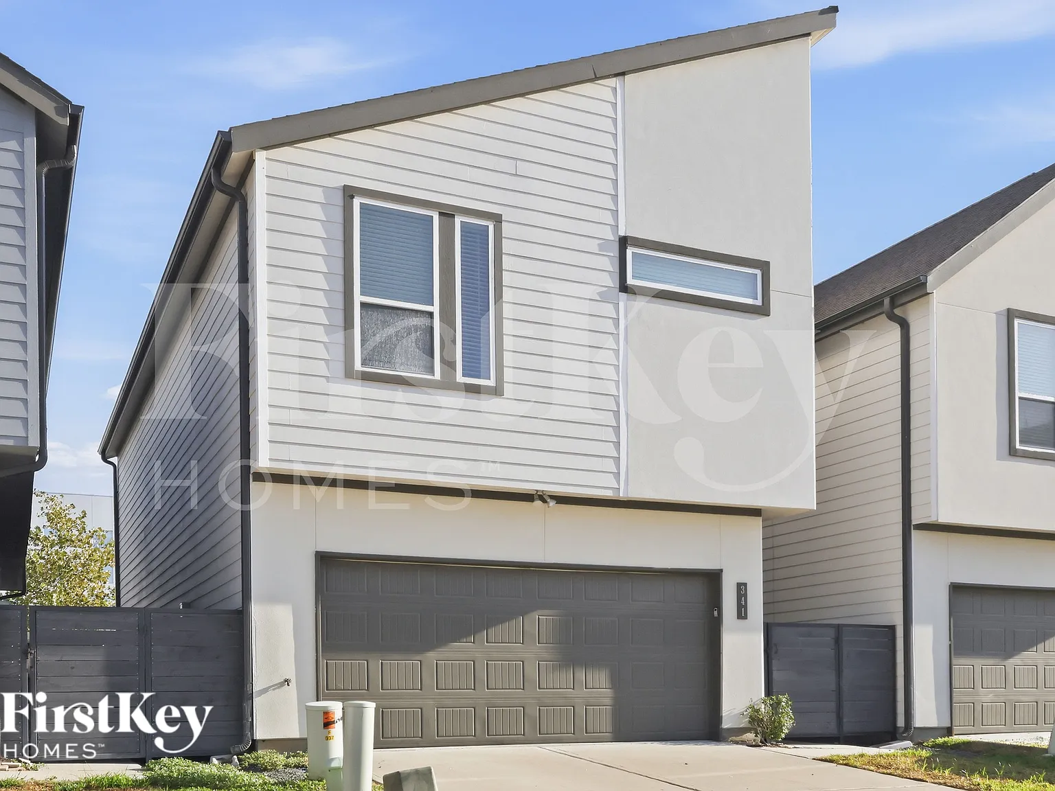 3 bed, 2.5 bath, 1619 sqft, $2,645 — Photo 2