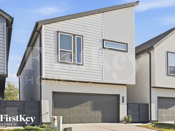2nd image of 341 N Centro Cir