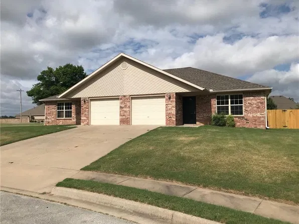 301 NW Abbey Pl #2, Bentonville, AR 72712