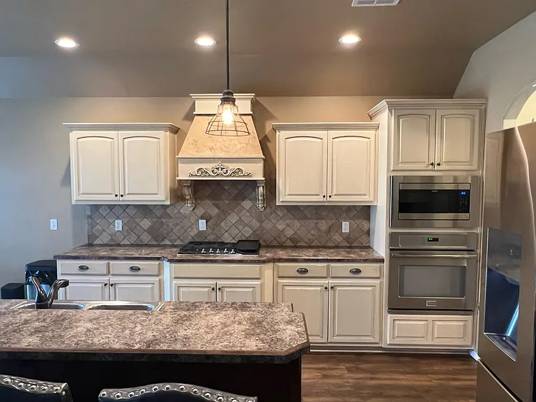 1805 E Jacksonville St — Photo 13