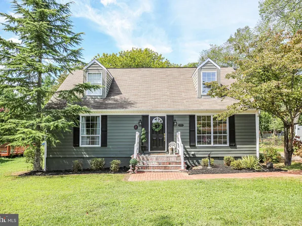 903 Eastern View Dr, Fredericksburg, VA 22405