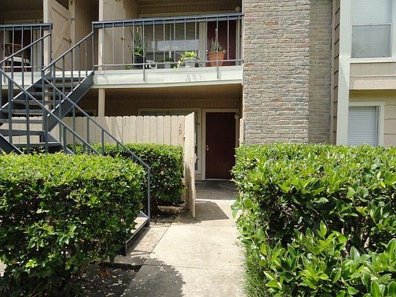 2nd image of 8201 Richmond Ave APT 19