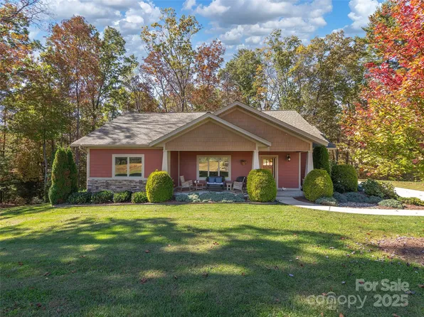 146 Sapphire Pl, Clyde, NC 28721