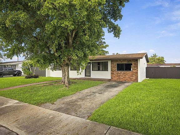 4th image of 4920 SW 94th Ct