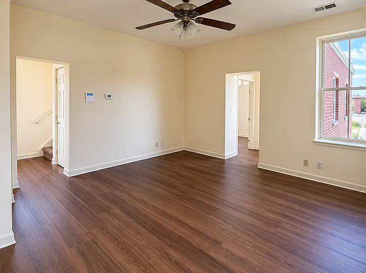Spacious 2BR/2BA in Soulard with Private Rooftop Deck + New Flooring — Photo 4