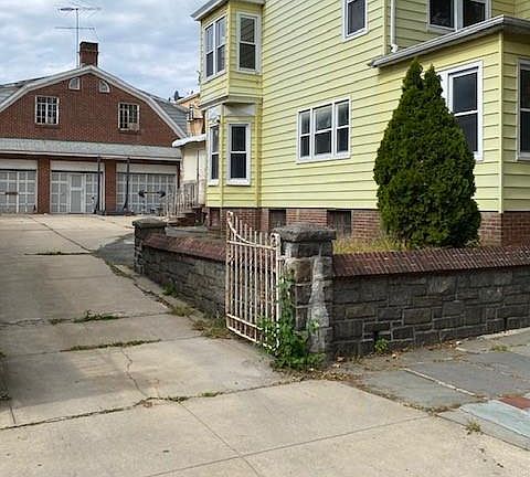 2nd image of 60 N 8th Ave