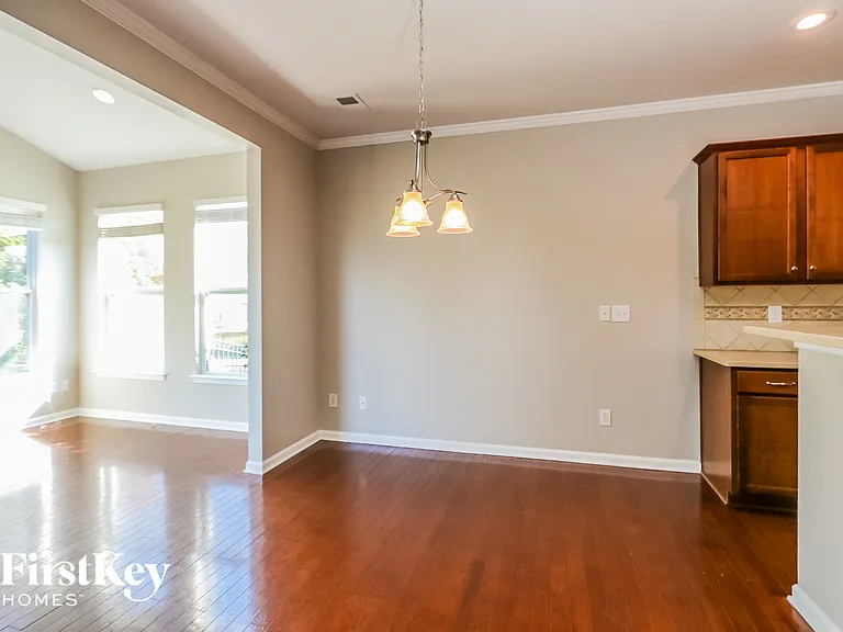 1023 Potomac Rd — Photo 4