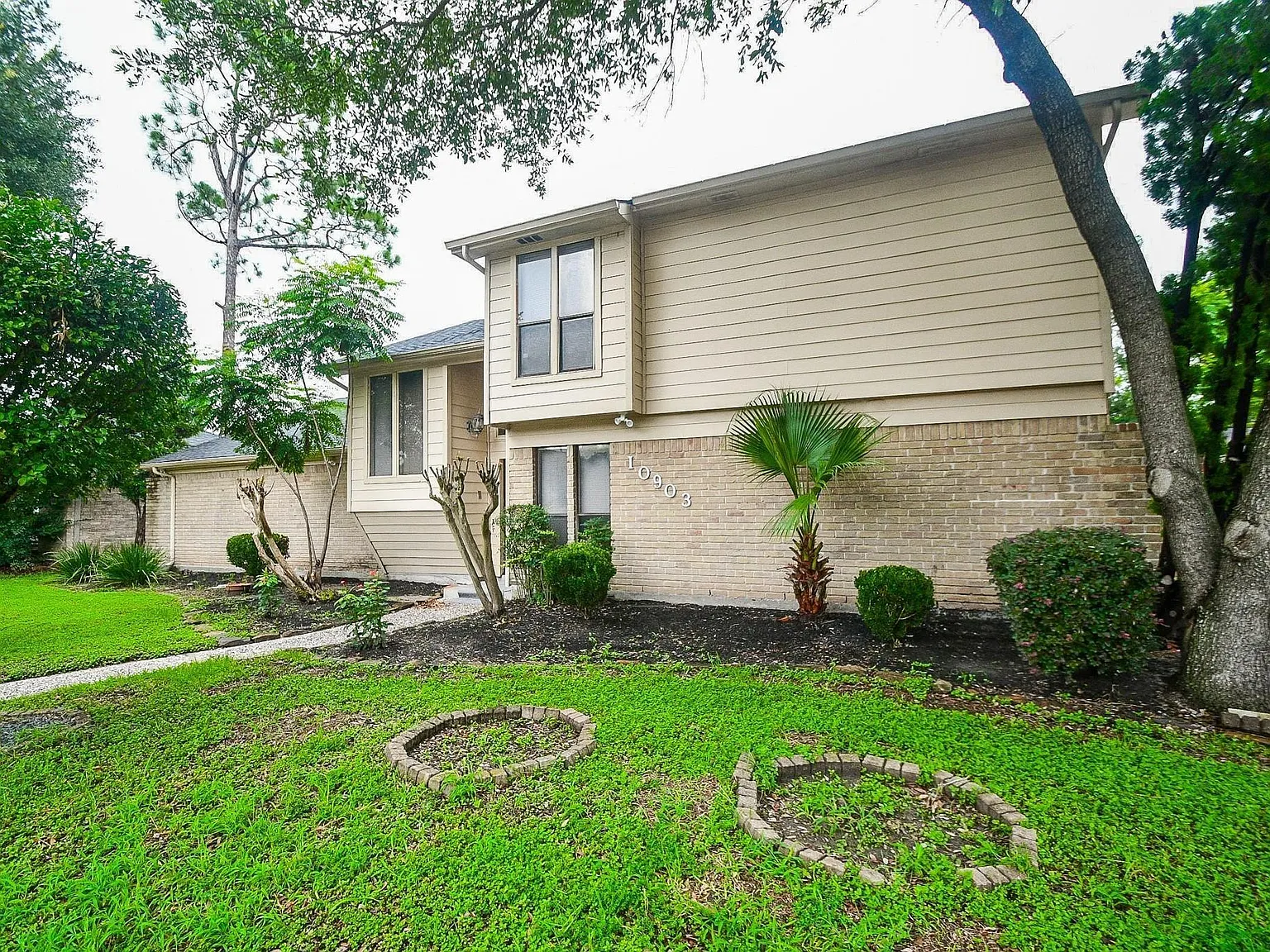 5 bed, 3.5 bath, 3450 sqft, $3,300 — Photo 3