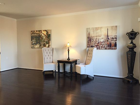 Family rooms with bay window overlooking the preserve