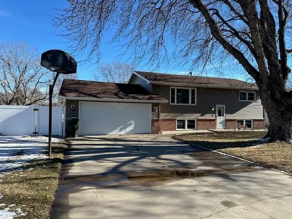 668 S Blaine Ave, Minden, NE 68959