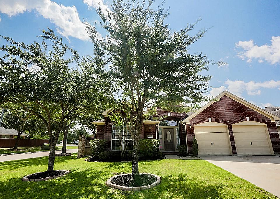 1st image of 10910 Lyndbrook Ln