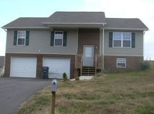 562 Joshua Dr, Dandridge, TN 37725