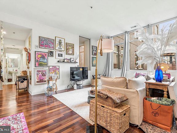 5th image of 1101 Locust St #6K