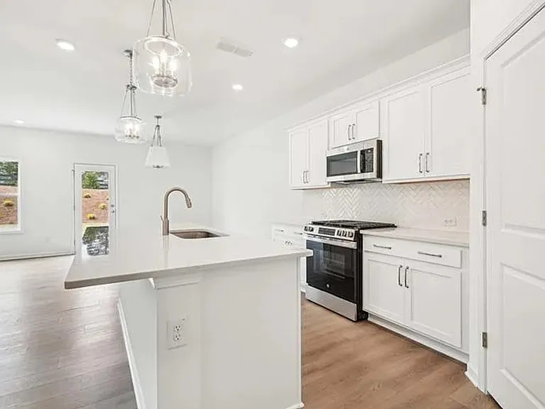320 Silverleaf Trl — Photo 4
