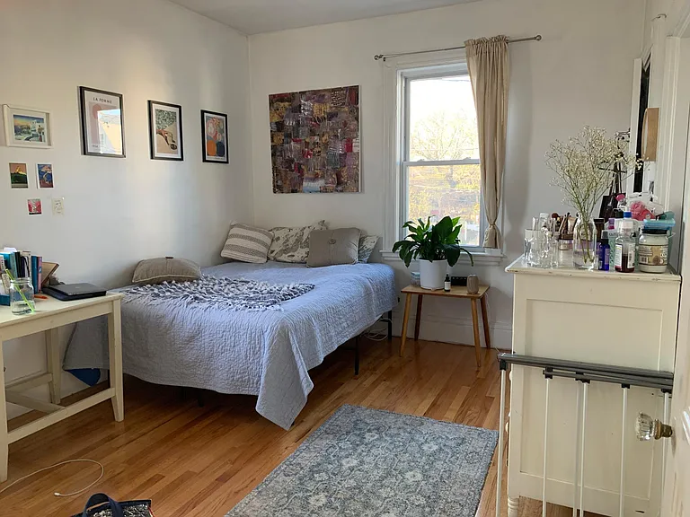 16 Falkland St #2 — Photo 15