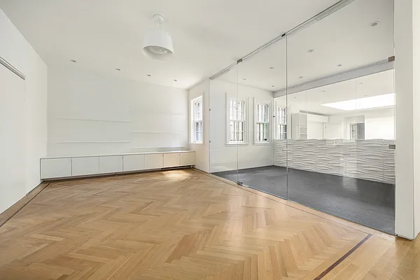 Sold by Modlin Group | media 11