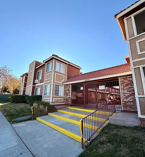 38604 10th St E #15 Photo 1